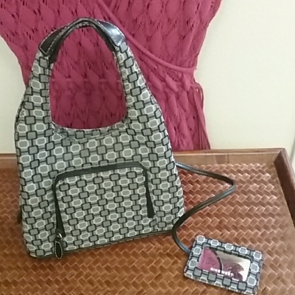 🍁3/$25 Sale! 👉*Nine West* Geometric Black White Bag